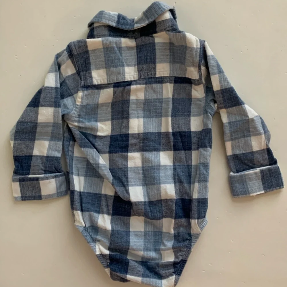 Carter’s Boy Blue and White Plaid Button Down Boys Bodysuit 18 months